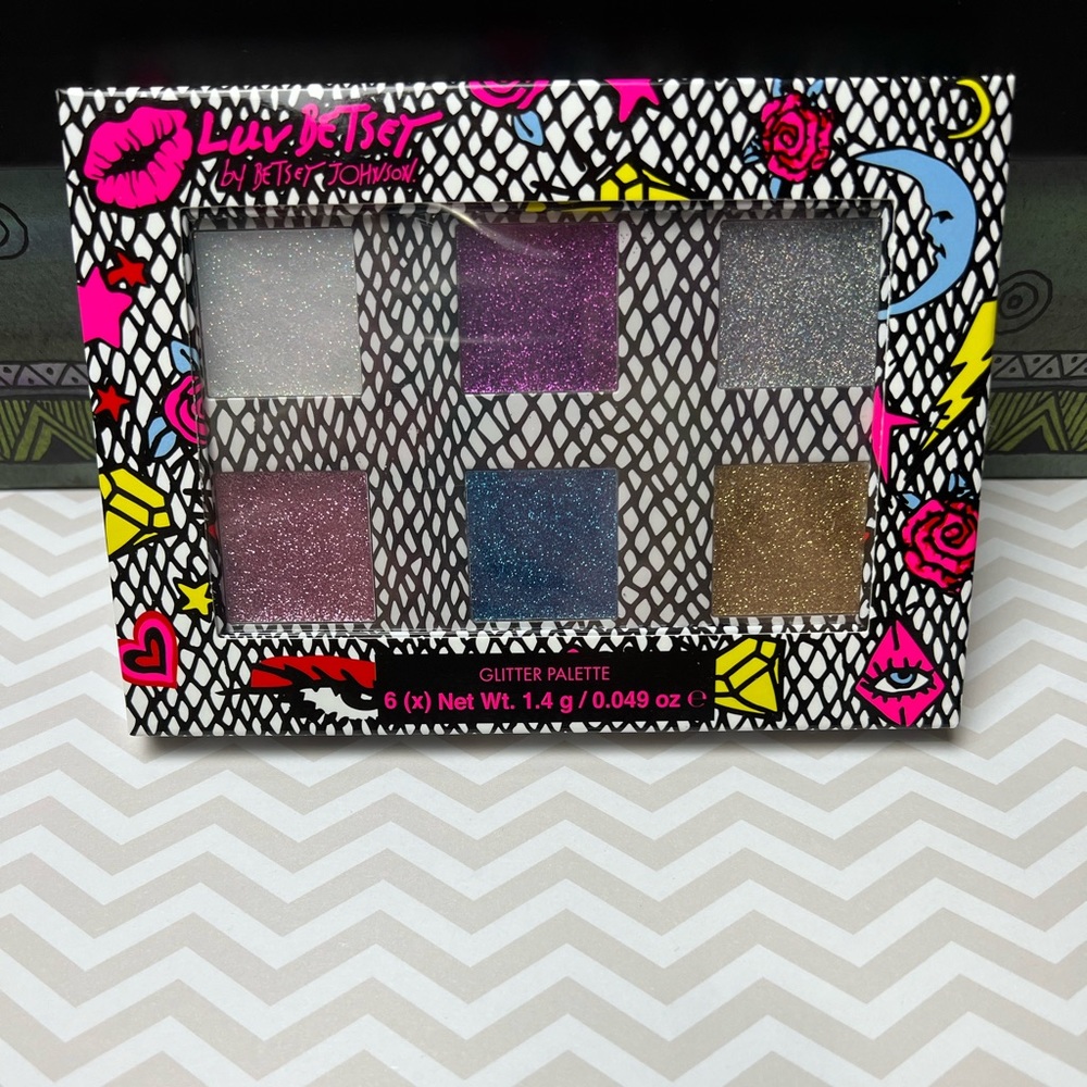 Luv Betsey by Betsey Johnson 6 color face/body glitter palette nib 80s synthwave